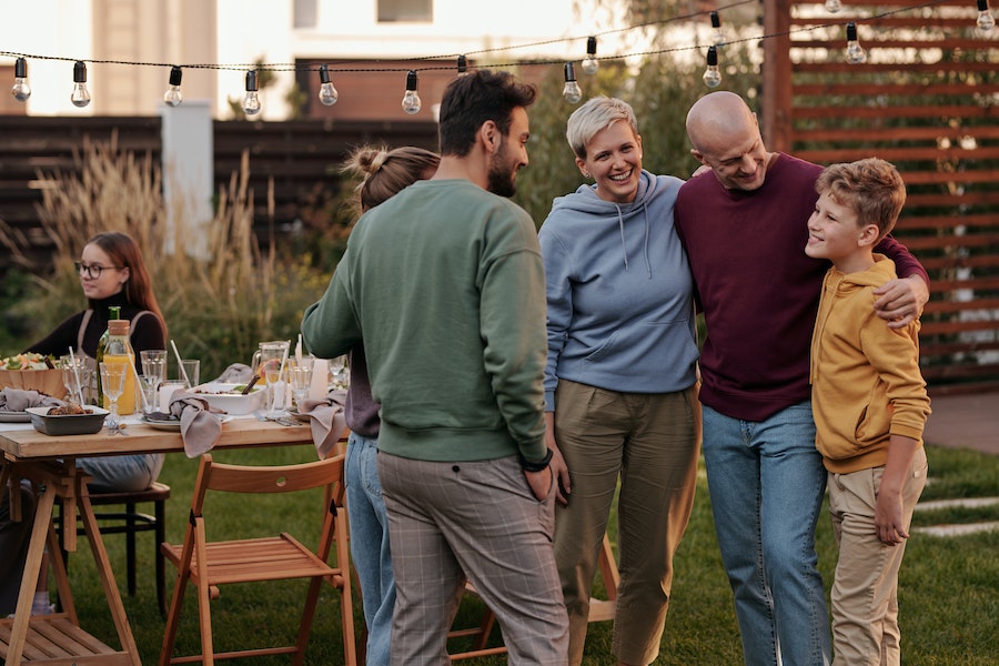 How to Host a Cozy Thanksgiving with Smart Home Automation 